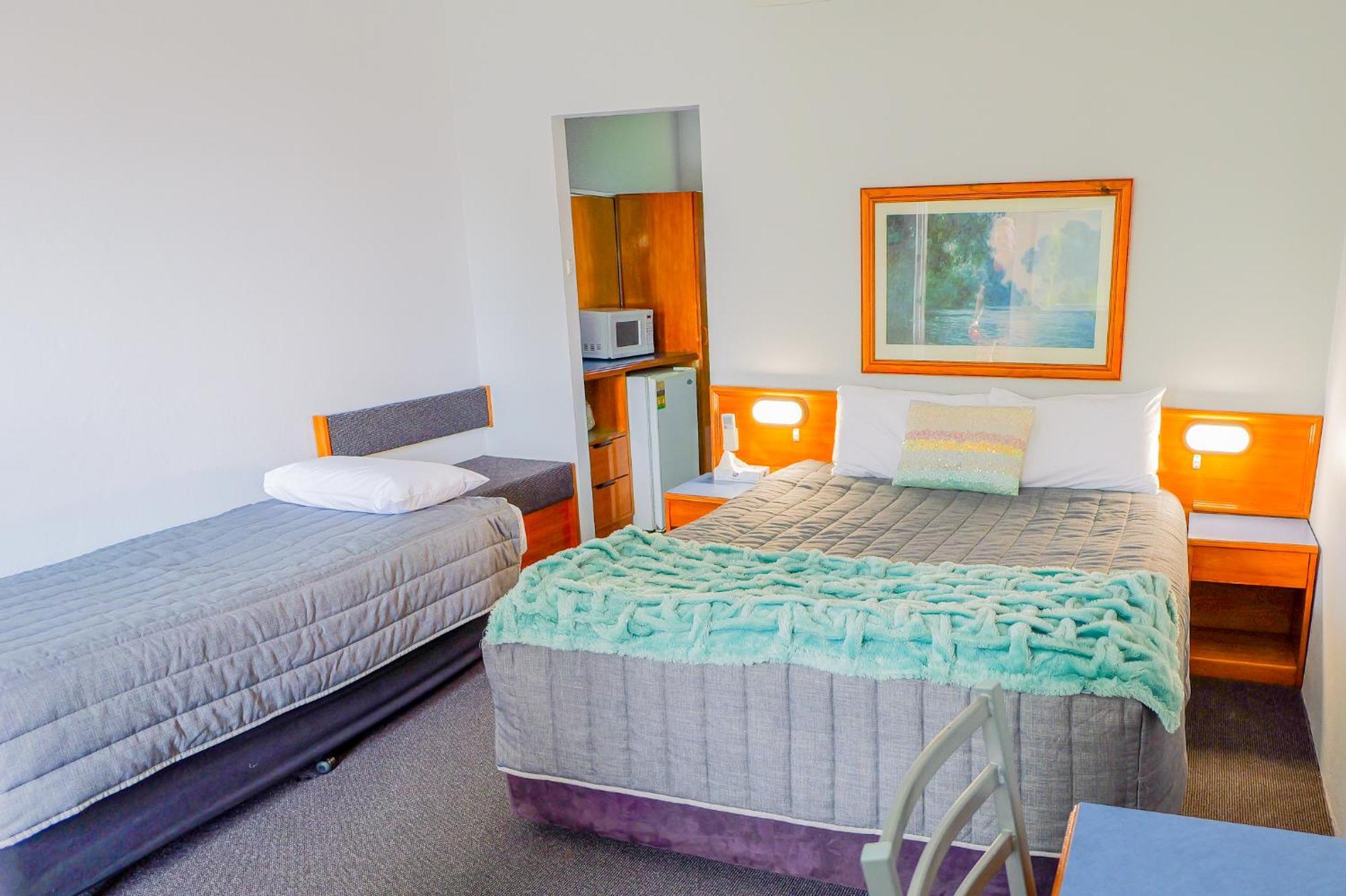 ארמידייל Abbotsleigh Motor Inn מראה חיצוני תמונה