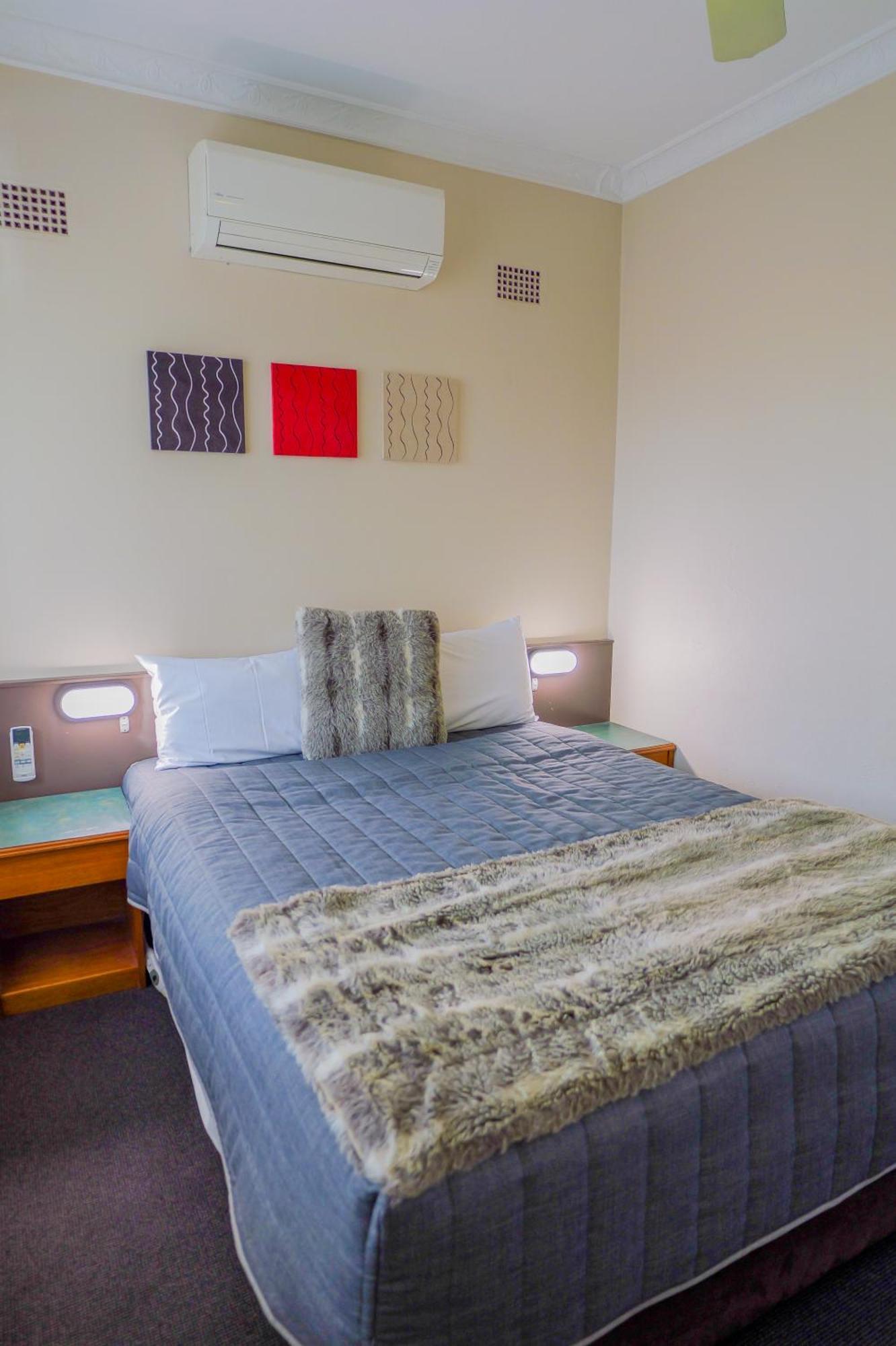 ארמידייל Abbotsleigh Motor Inn מראה חיצוני תמונה