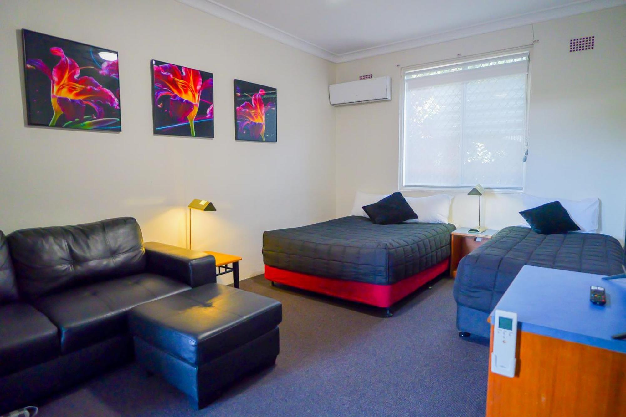 ארמידייל Abbotsleigh Motor Inn מראה חיצוני תמונה