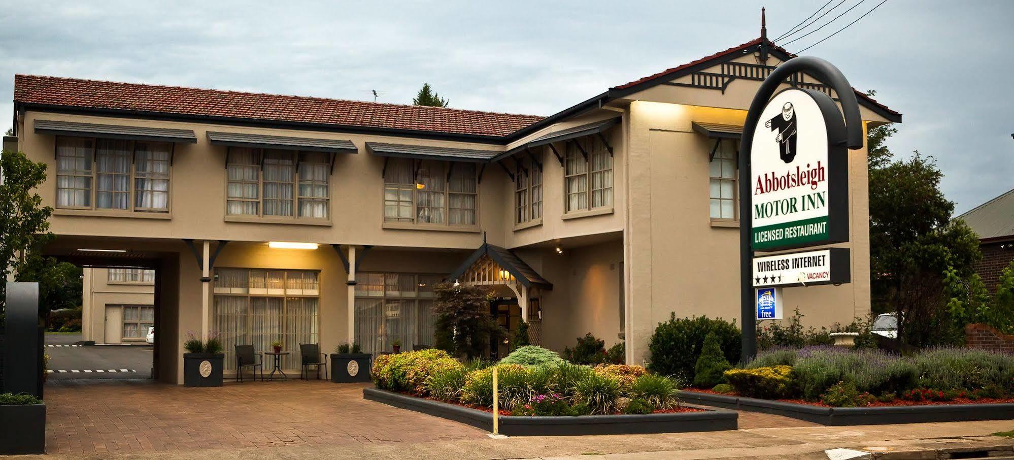 ארמידייל Abbotsleigh Motor Inn מראה חיצוני תמונה