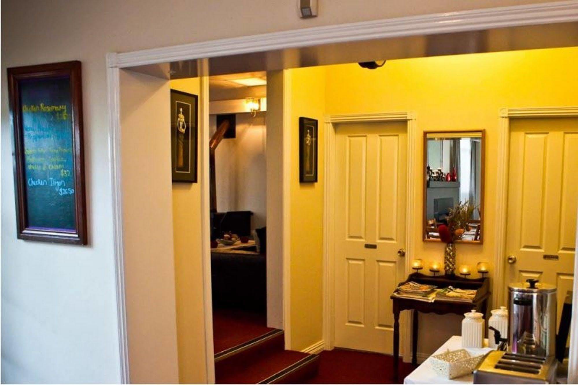 ארמידייל Abbotsleigh Motor Inn מראה חיצוני תמונה